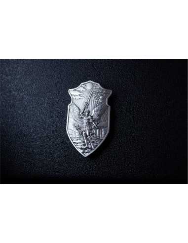 EL ESCUDO DE SAN URIEL 2 Oz Acabado Antiguo Apilador de Plata - Coins & More - Plata