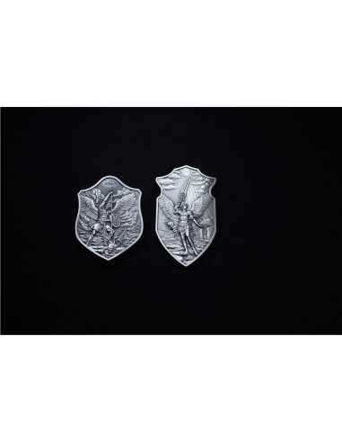 EL ESCUDO DE SAN URIEL 2 Oz Acabado Antiguo Apilador de Plata - Coins & More - Plata