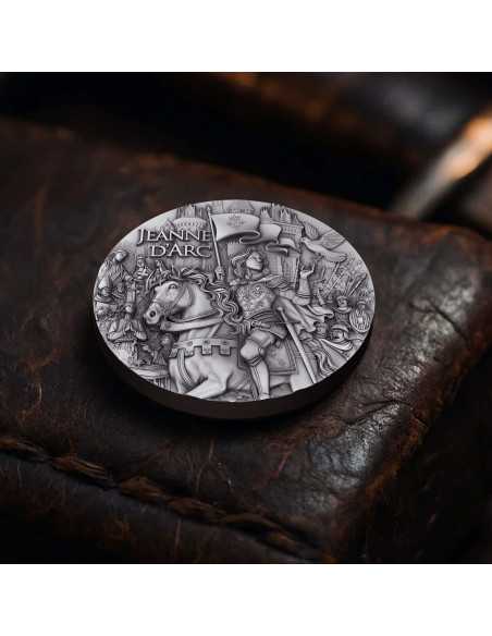 JEANNE D'ARC Llama de Gracia Moneda de Plata de 2 Oz 5$ Niue 2025 - Coins & More - Niue