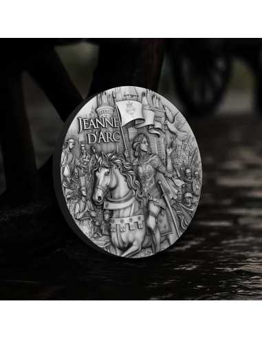 JEANNE D'ARC Llama de Gracia Moneda de Plata de 2 Oz 5$ Niue 2025 - Coins & More - Niue